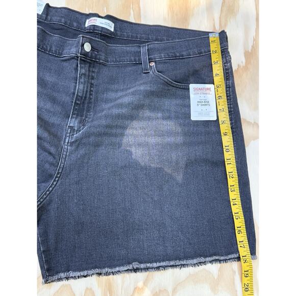 Levi’s Signature Women’s High Rise Denim Shorts Size 26 Black Gray NWT - Picture 10 of 13